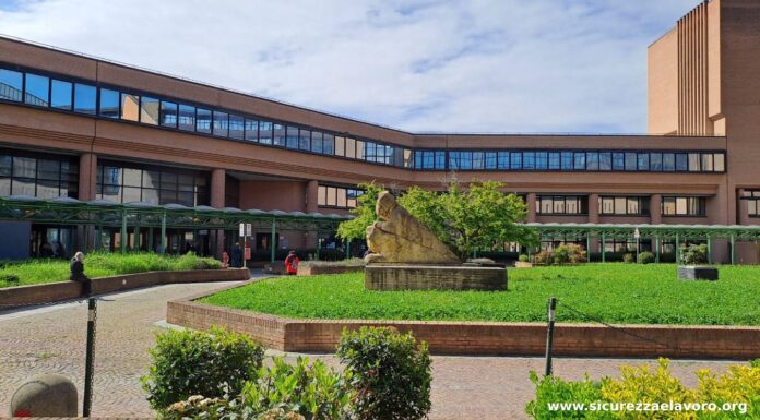 Crollo ponteggio a Rivoli davanti a scuola, udienza a Torino